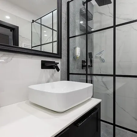 Close-urban Chic - Cozy And Modern Apartment- Jana Pawla Апартаменты